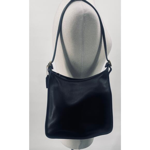 Vintage Coach Andrea Slim Hobo Shoulder Bag Zip Top 9073 Black Gold Womens - Picture 2 of 16